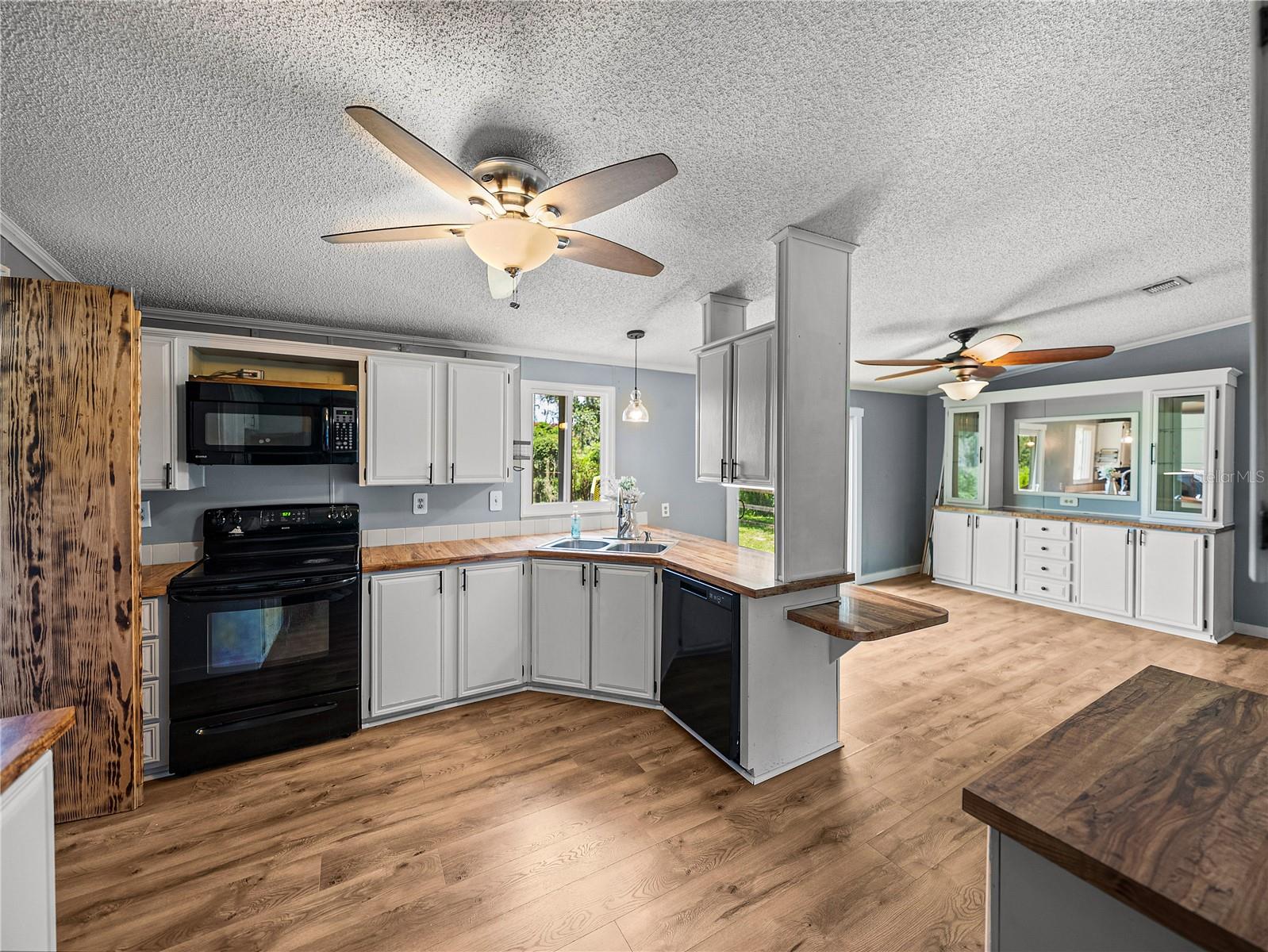 Image 14 of 72 For 2902 Knights Griffin Road