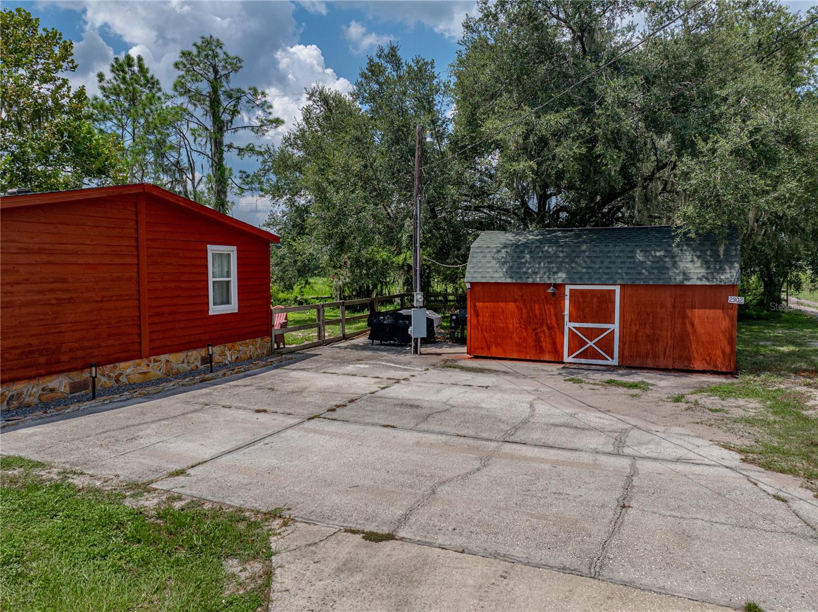 Image 3 of 72 For 2902 Knights Griffin Road