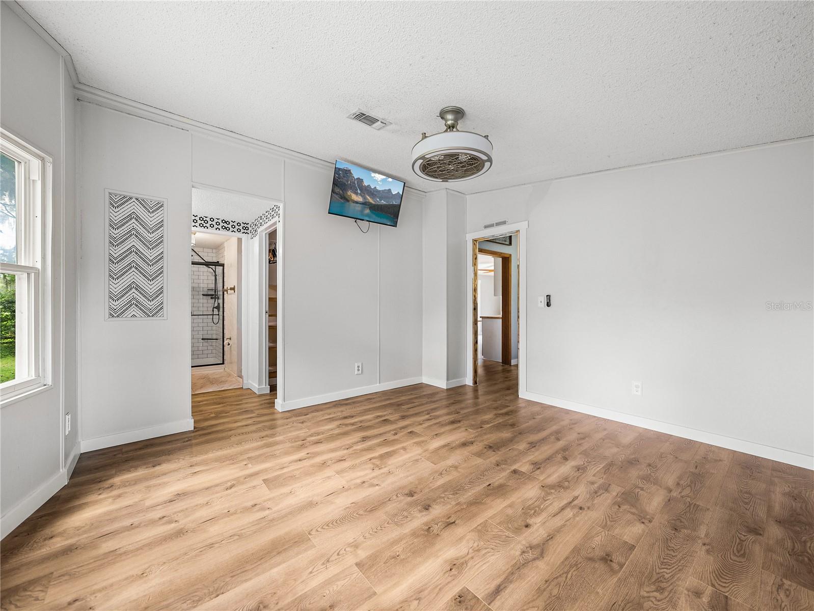 Image 30 of 72 For 2902 Knights Griffin Road
