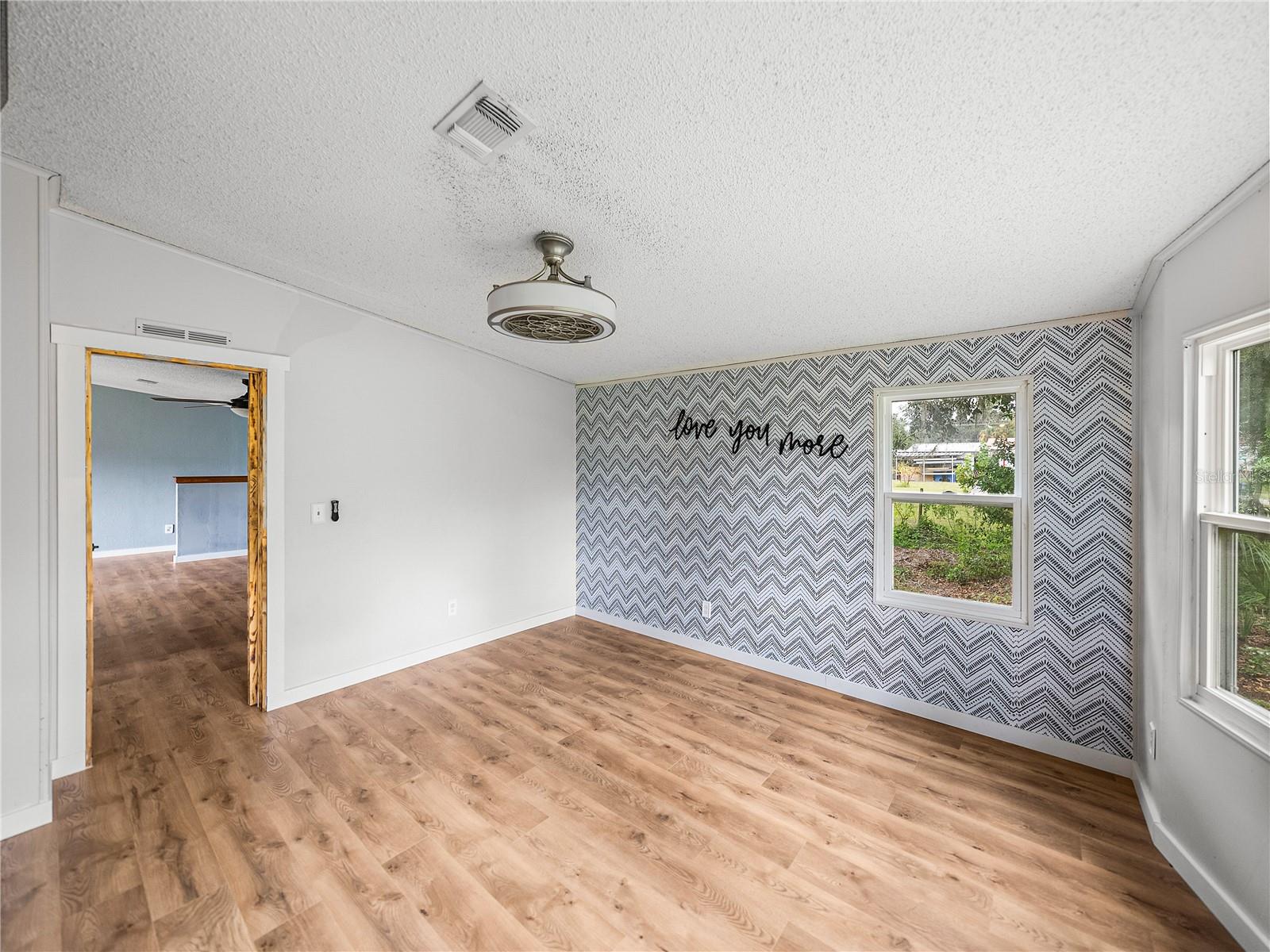 Image 31 of 72 For 2902 Knights Griffin Road