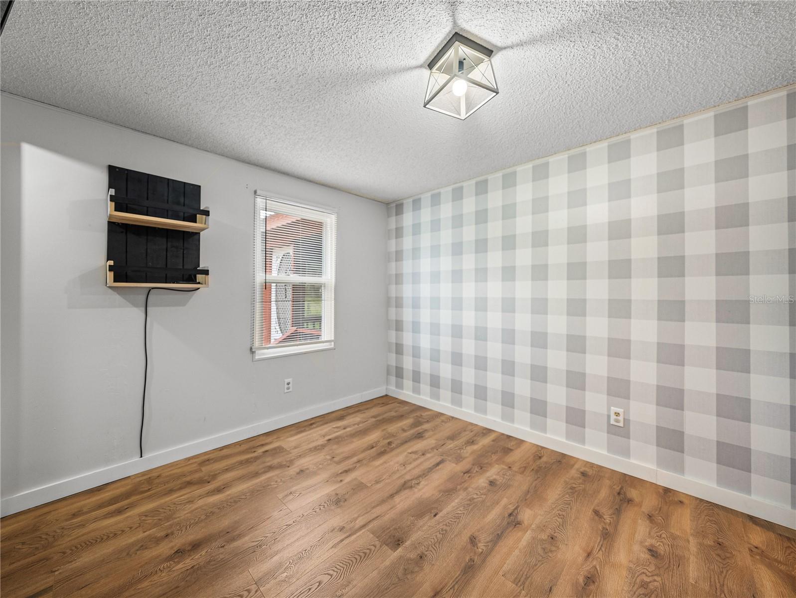 Image 36 of 72 For 2902 Knights Griffin Road
