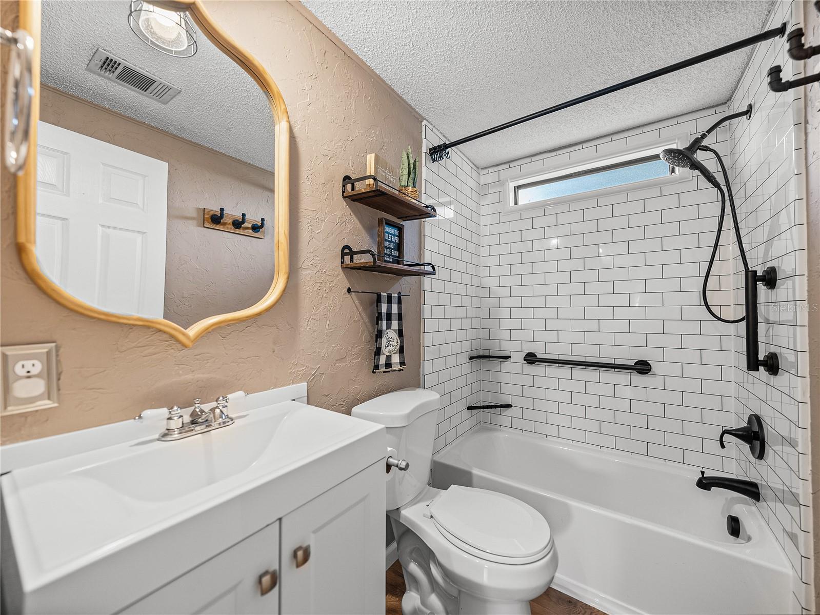 Image 38 of 72 For 2902 Knights Griffin Road