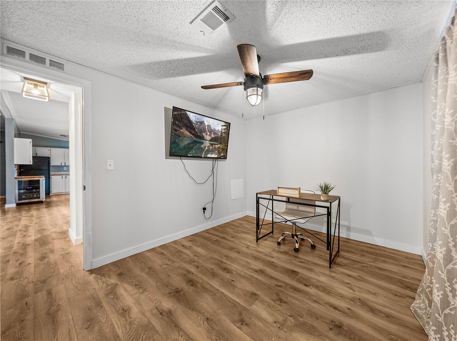 Image 40 of 72 For 2902 Knights Griffin Road