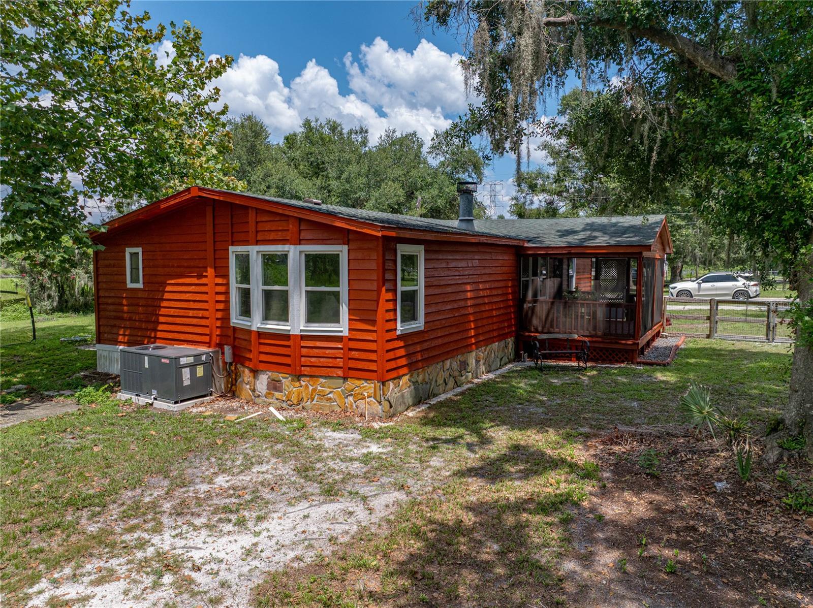 Image 47 of 72 For 2902 Knights Griffin Road