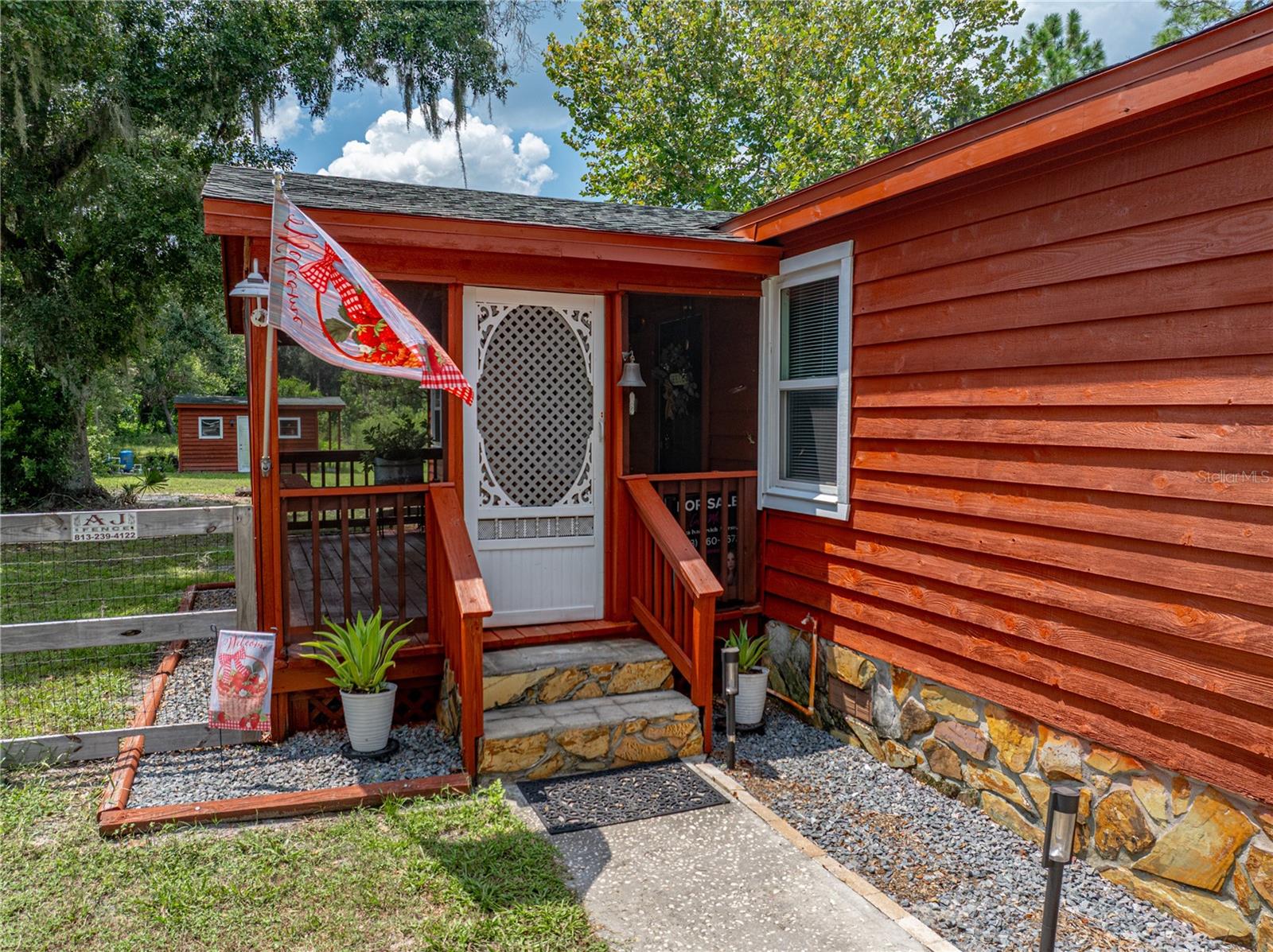 Image 6 of 72 For 2902 Knights Griffin Road