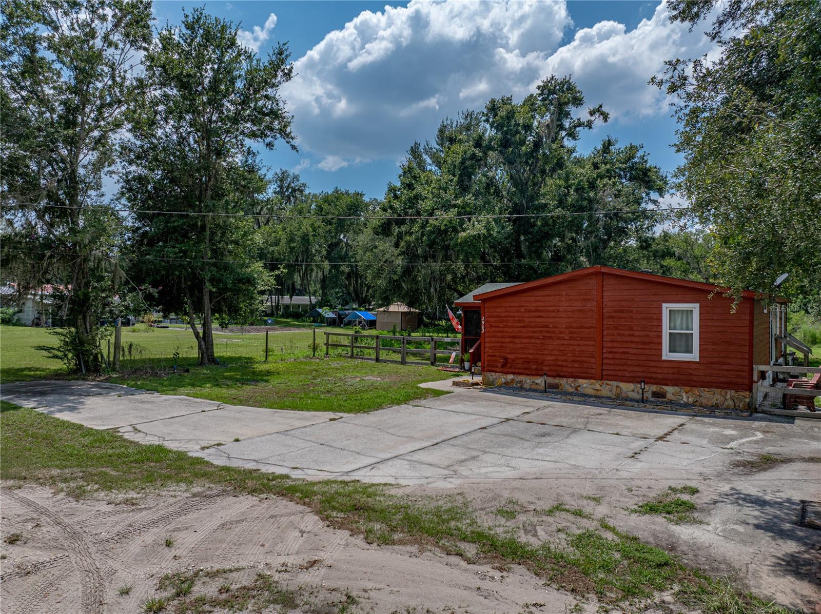 Image 65 of 72 For 2902 Knights Griffin Road