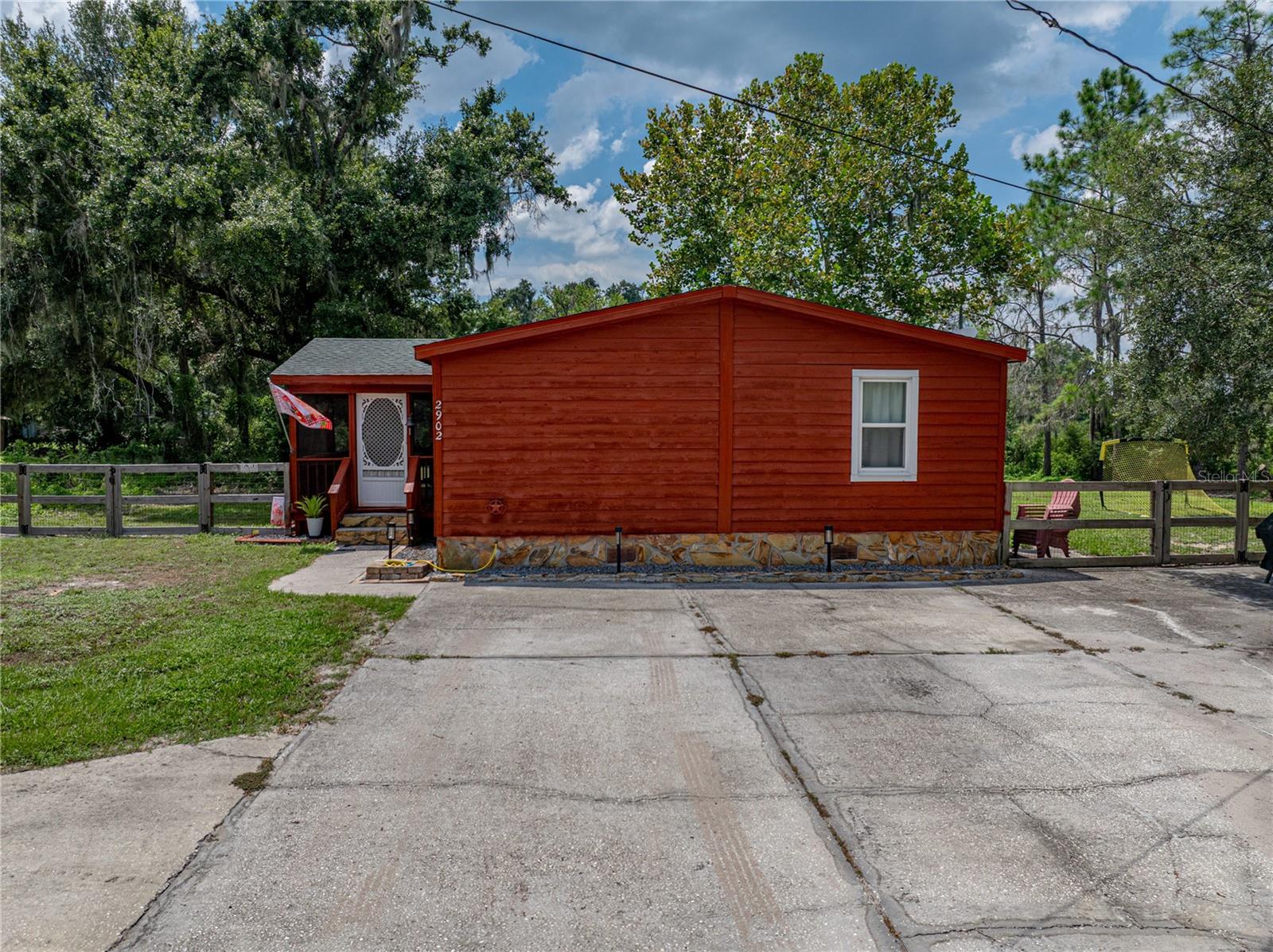 Image 8 of 72 For 2902 Knights Griffin Road