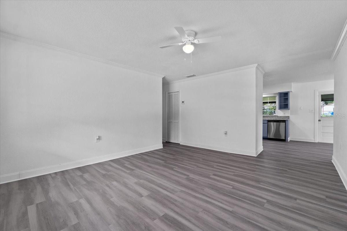 Image 11 of 33 For 629 Williams Street