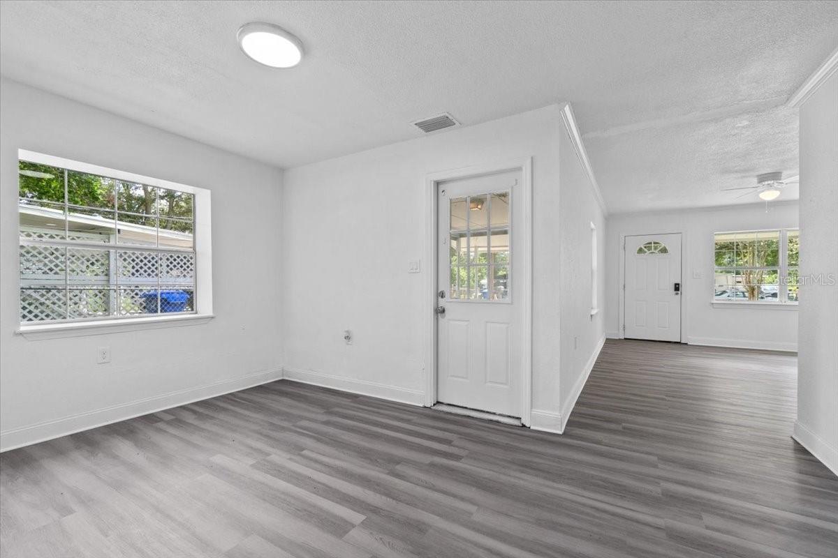 Image 17 of 33 For 629 Williams Street