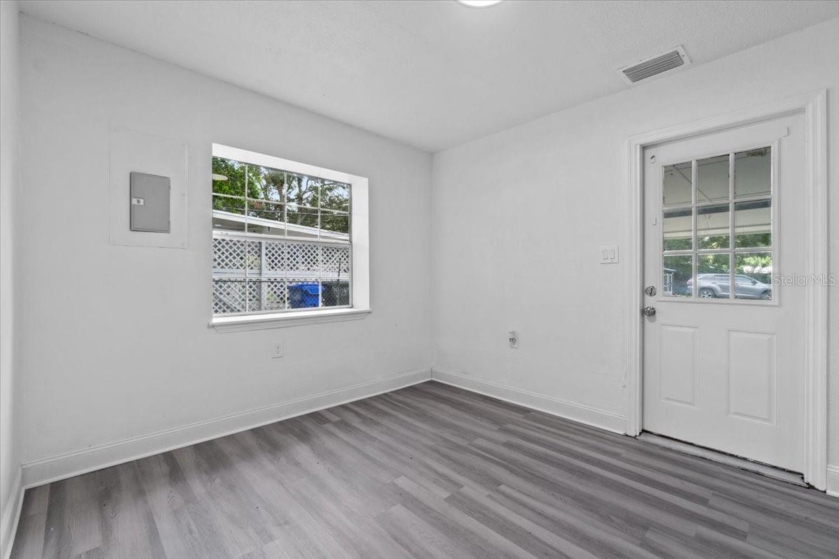 Image 18 of 33 For 629 Williams Street