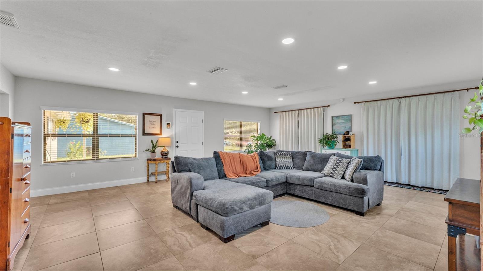 Image 16 of 45 For 4821 Gachet Boulevard