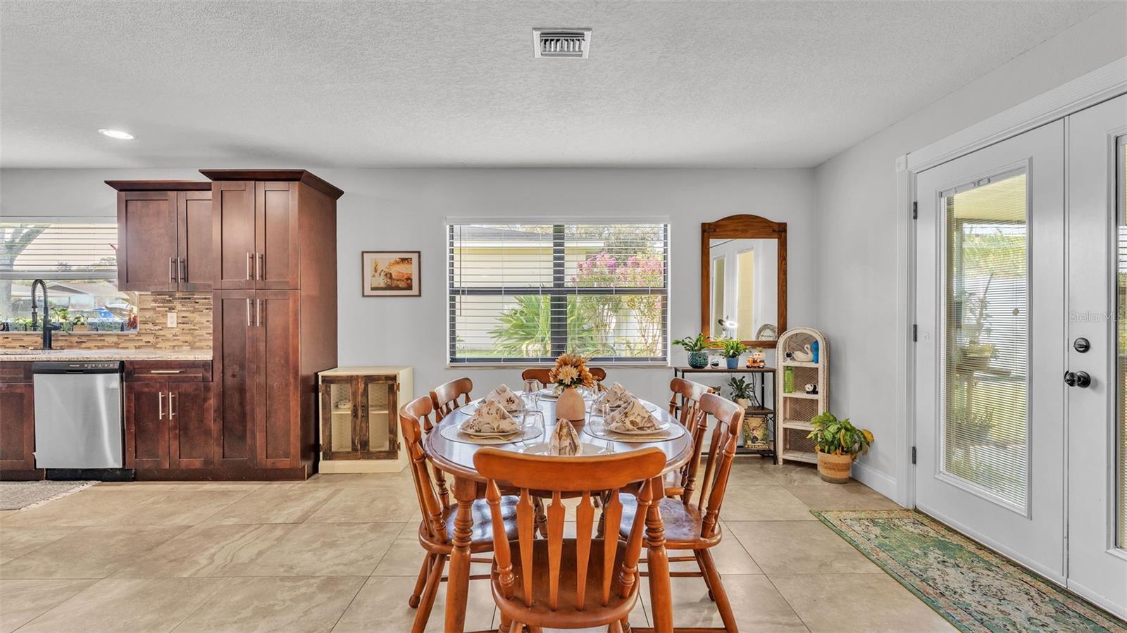 Image 18 of 45 For 4821 Gachet Boulevard