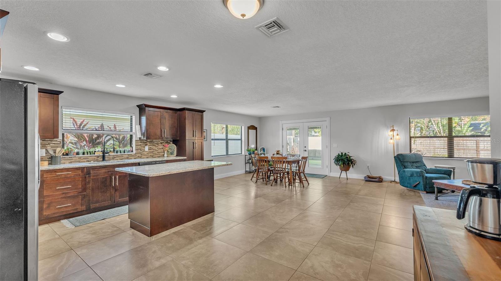 Image 4 of 45 For 4821 Gachet Boulevard