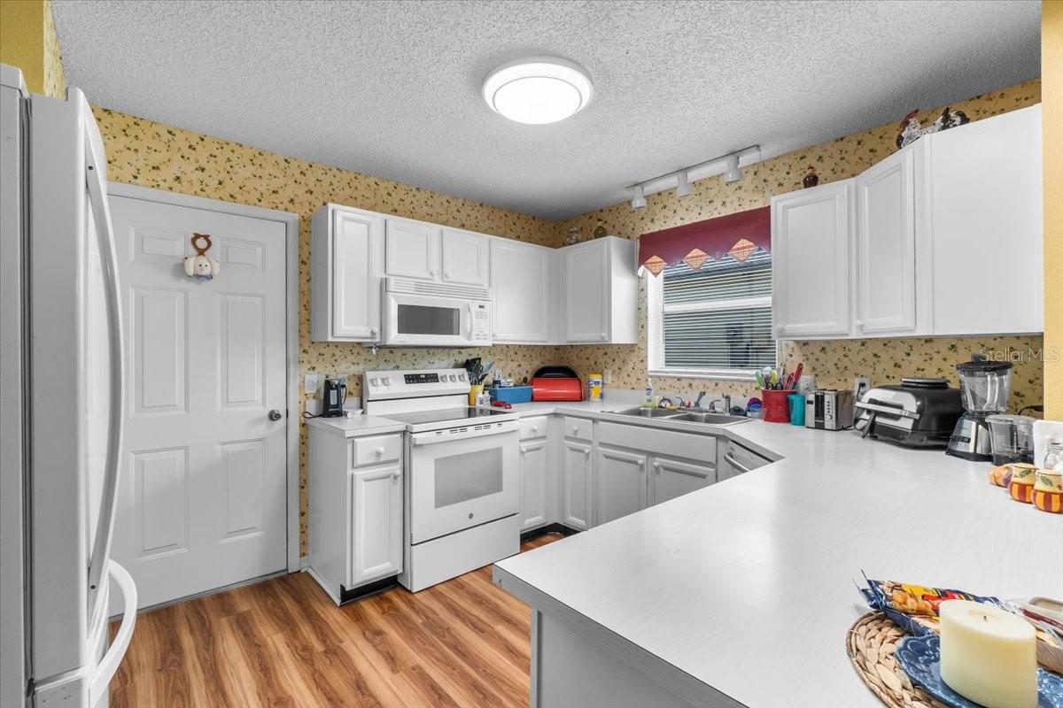 Image 10 of 100 For 6116 Magpie Drive
