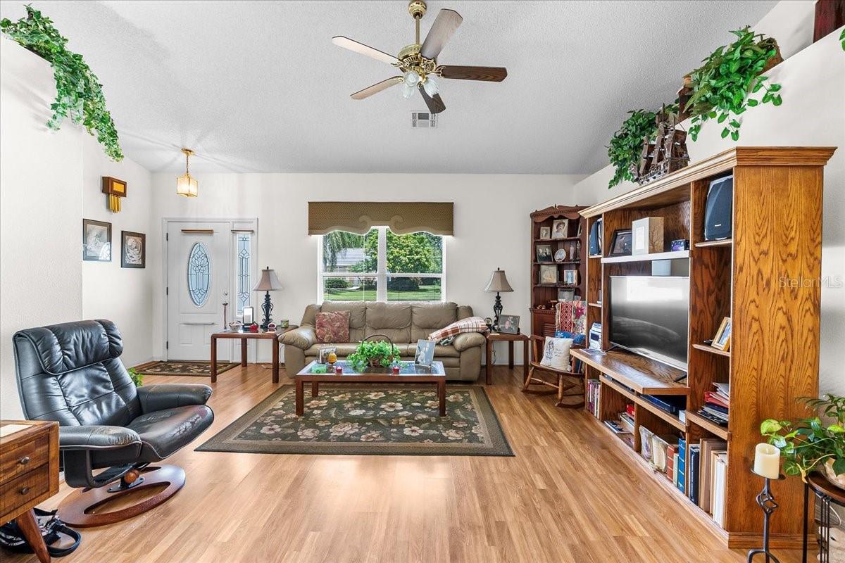 Image 5 of 100 For 6116 Magpie Drive