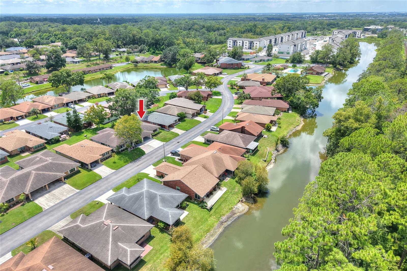 Image 38 of 46 For 462 Lake Carolyn Circle