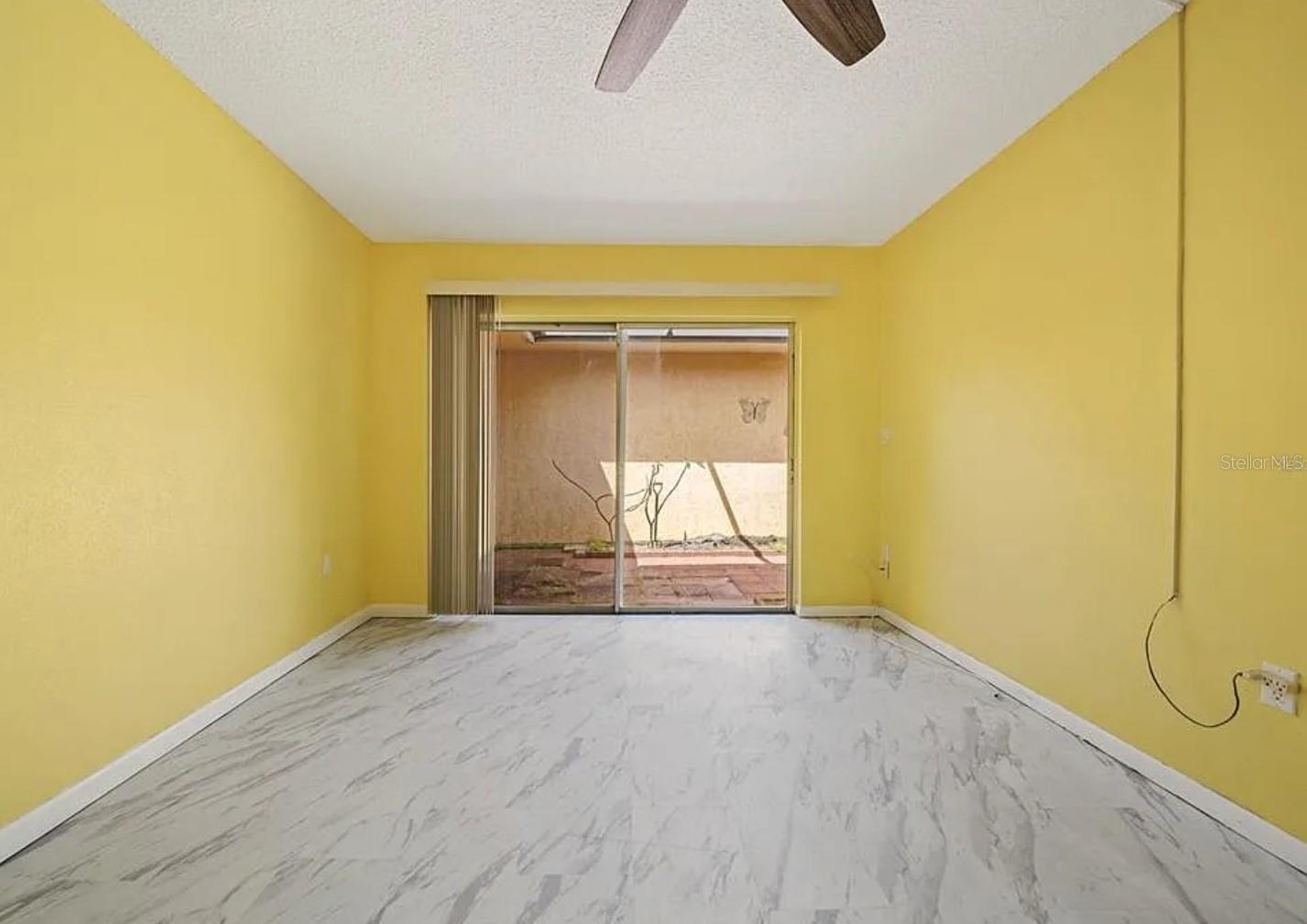 Listing photo id 10 for 5428 Larchmont Court N