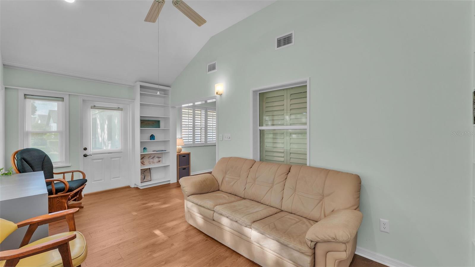 Image 18 of 56 For 6110 Sandpipers Drive
