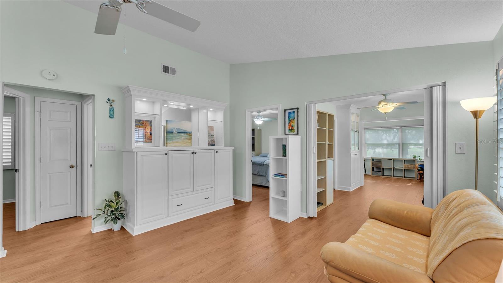 Image 7 of 56 For 6110 Sandpipers Drive