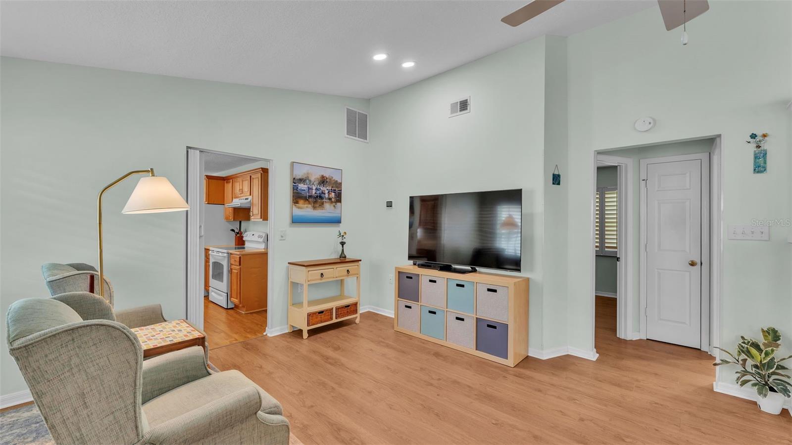 Image 8 of 56 For 6110 Sandpipers Drive