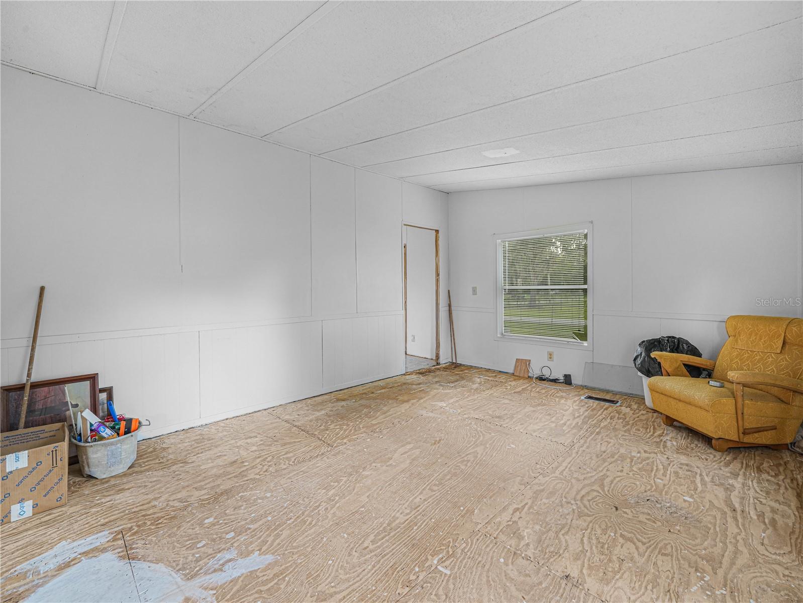 Image 12 of 27 For 3842 Roberts Avenue