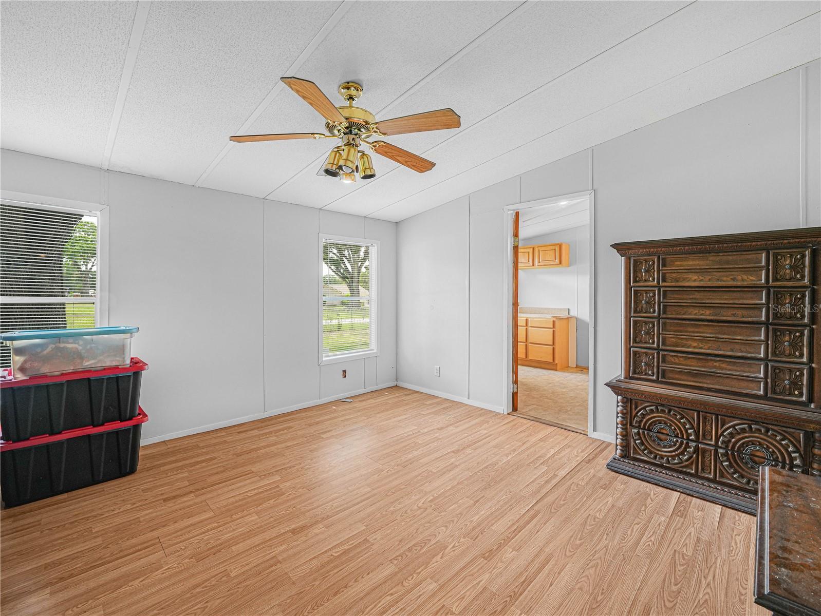 Image 14 of 27 For 3842 Roberts Avenue