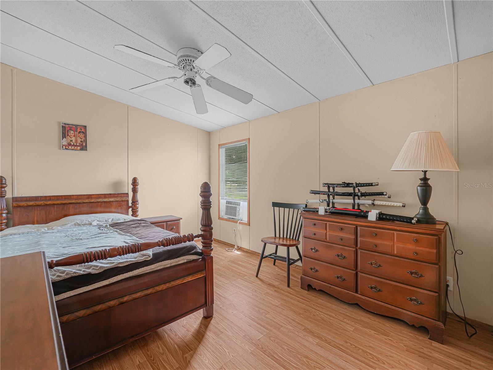 Image 19 of 27 For 3842 Roberts Avenue