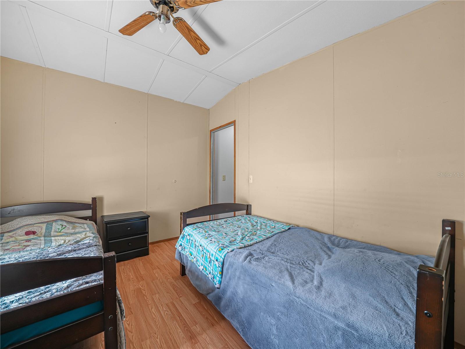 Image 21 of 27 For 3842 Roberts Avenue