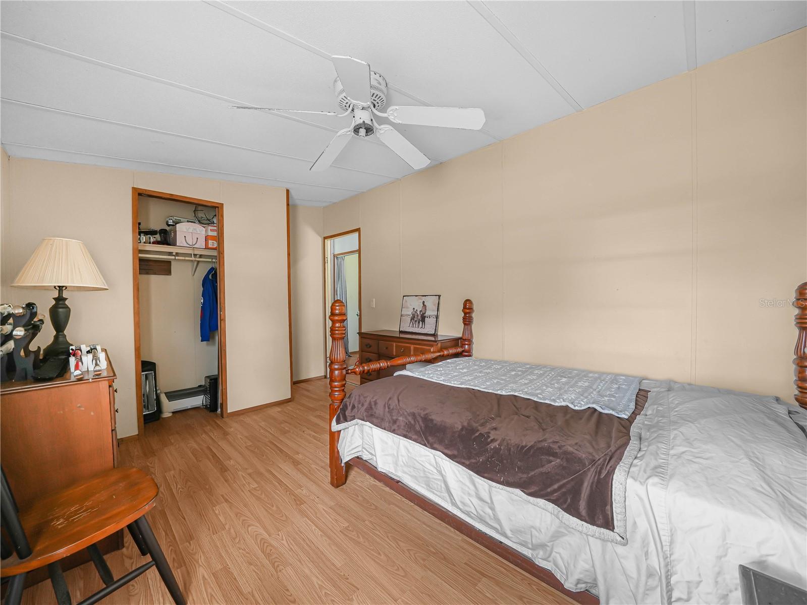 Image 22 of 27 For 3842 Roberts Avenue