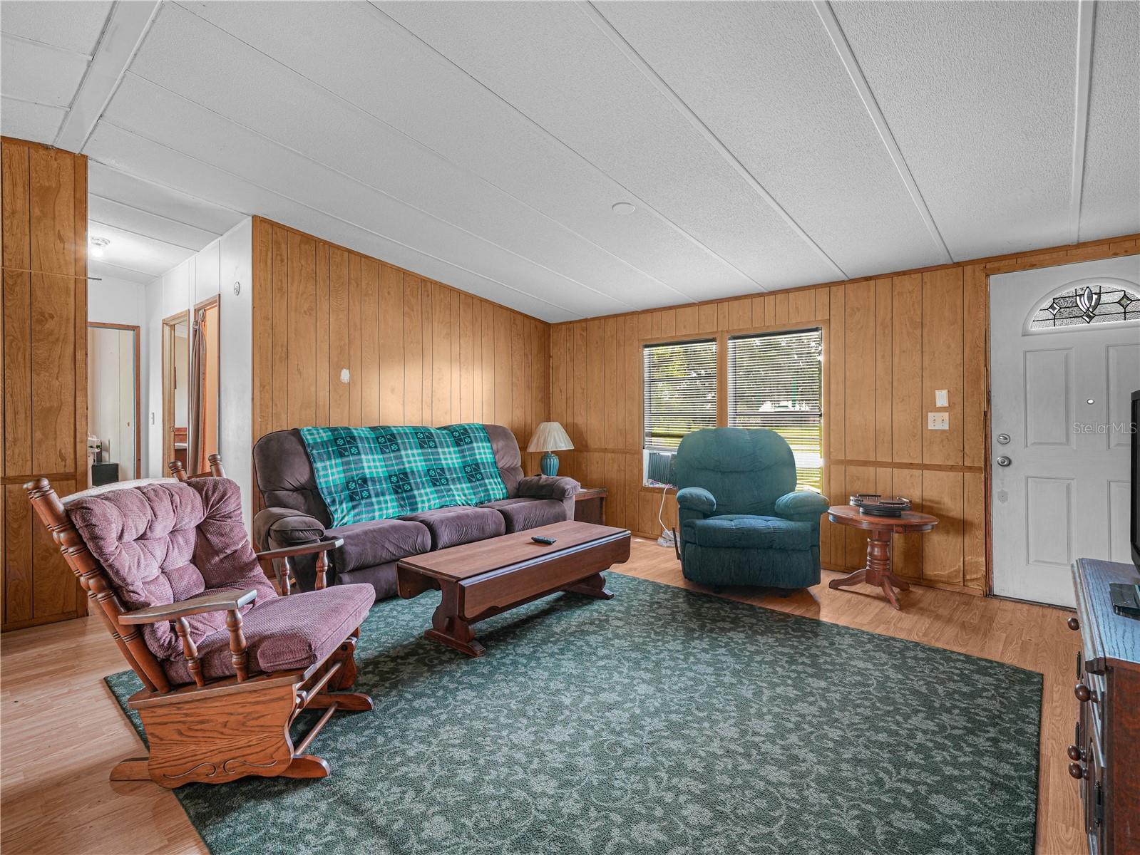Image 3 of 27 For 3842 Roberts Avenue