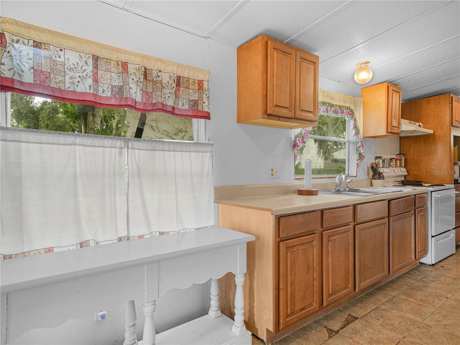 Image 8 of 27 For 3842 Roberts Avenue