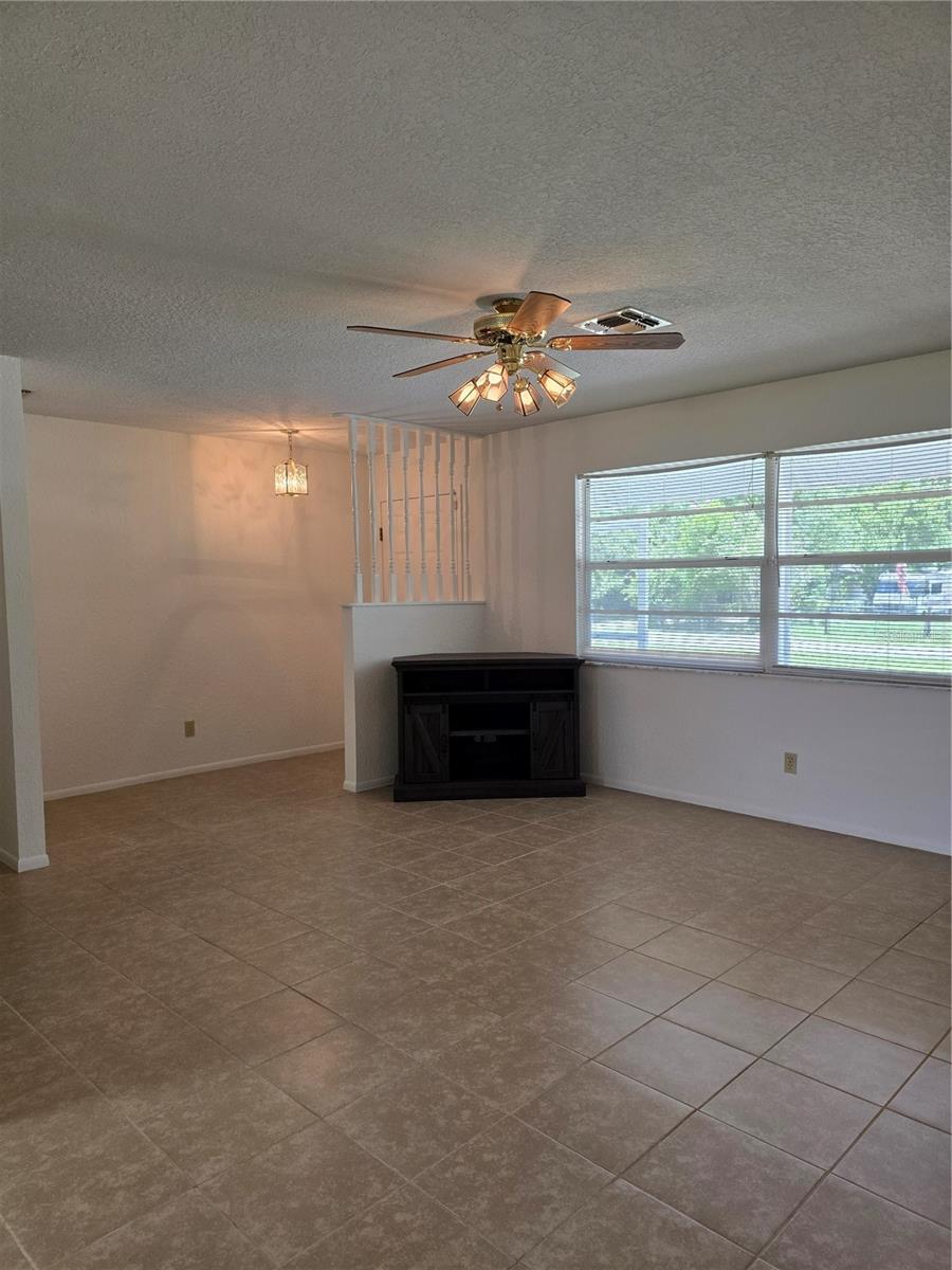 Image 32 of 44 For 4796 Cr 688  
