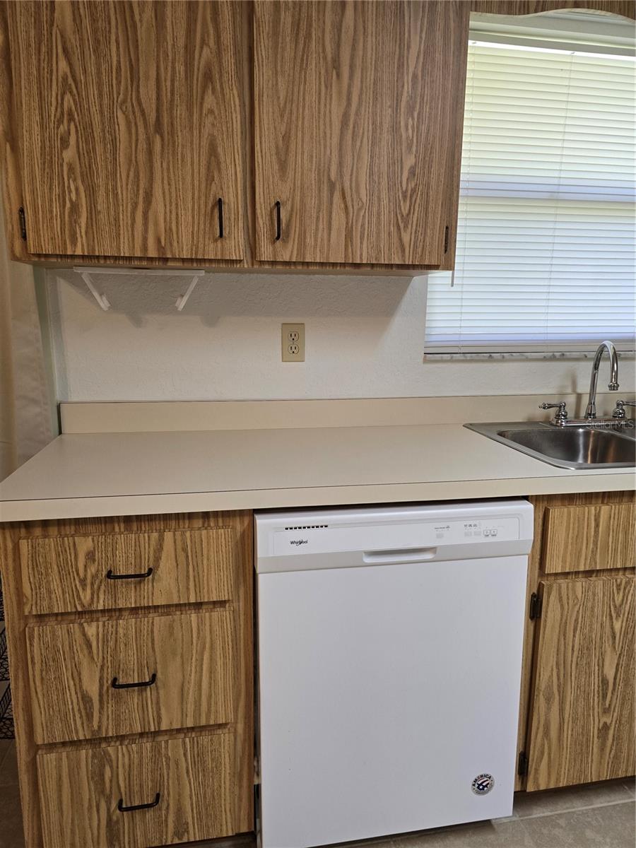 Image 40 of 44 For 4796 Cr 688  