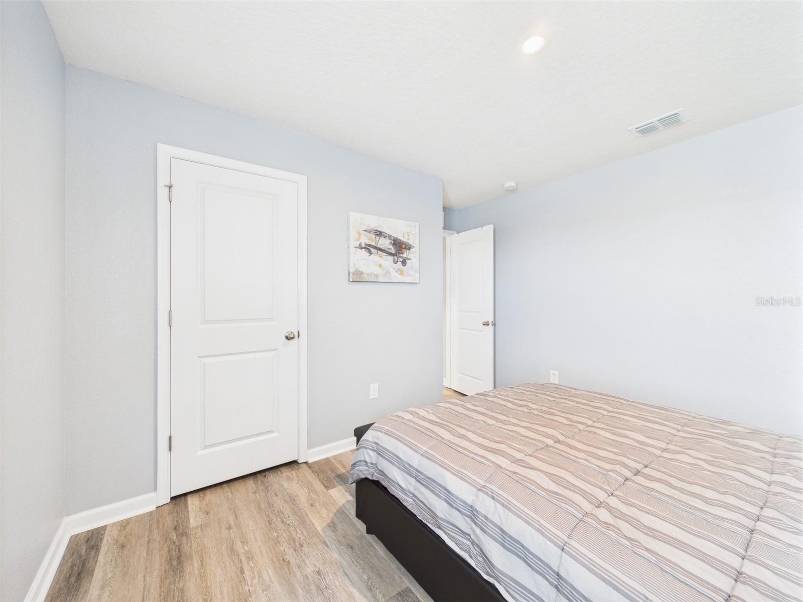 Image 22 of 45 For 567 Eagle Landing Boulevard