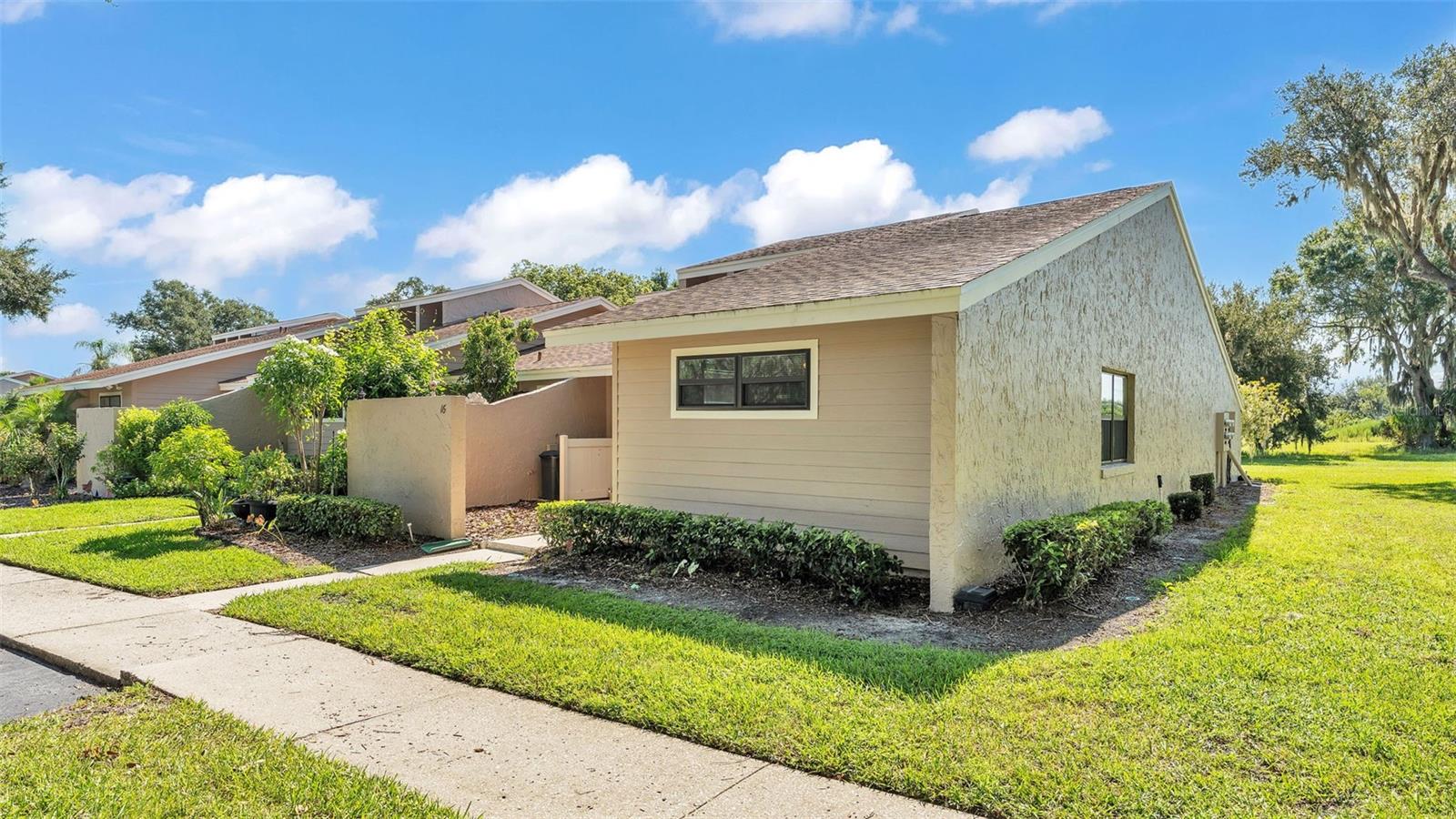 Image 2 of 48 For 5225 Imperial Lakes Boulevard 16