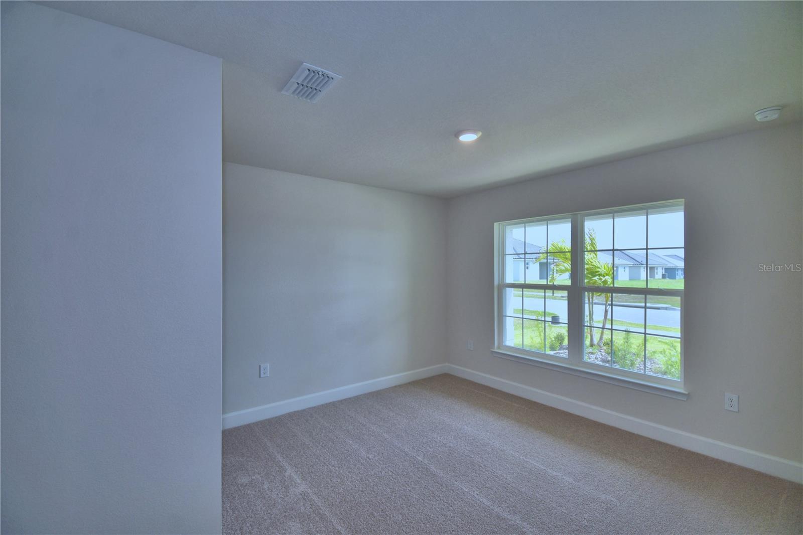 Listing photo id 10 for 5208 Tennessee Ridge Court