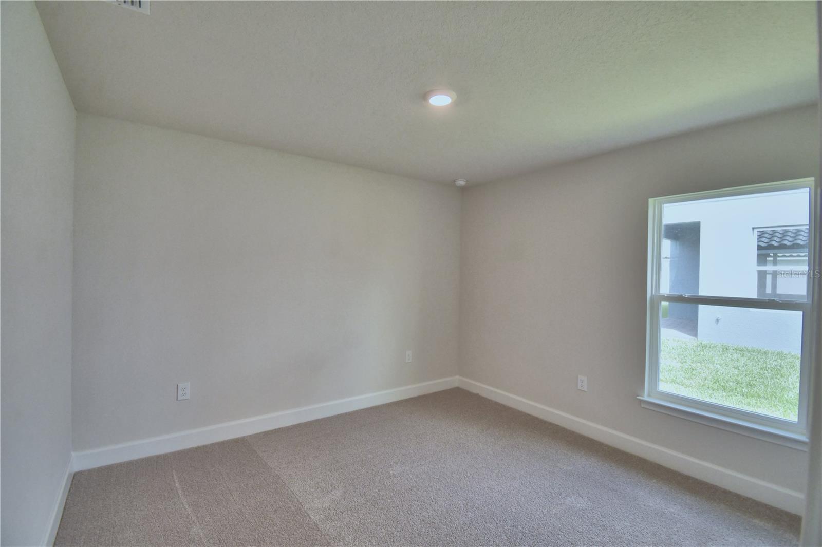 Listing photo id 15 for 5208 Tennessee Ridge Court