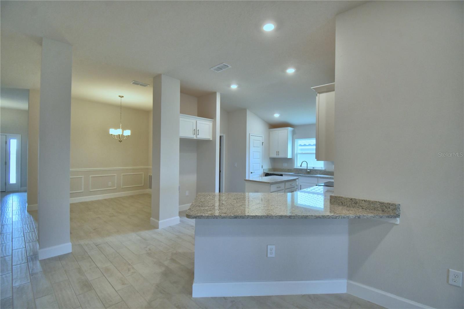 Listing photo id 4 for 5208 Tennessee Ridge Court