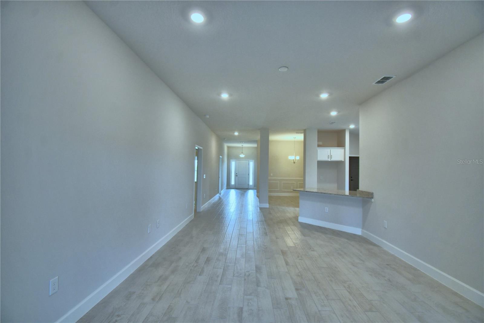 Listing photo id 5 for 5208 Tennessee Ridge Court
