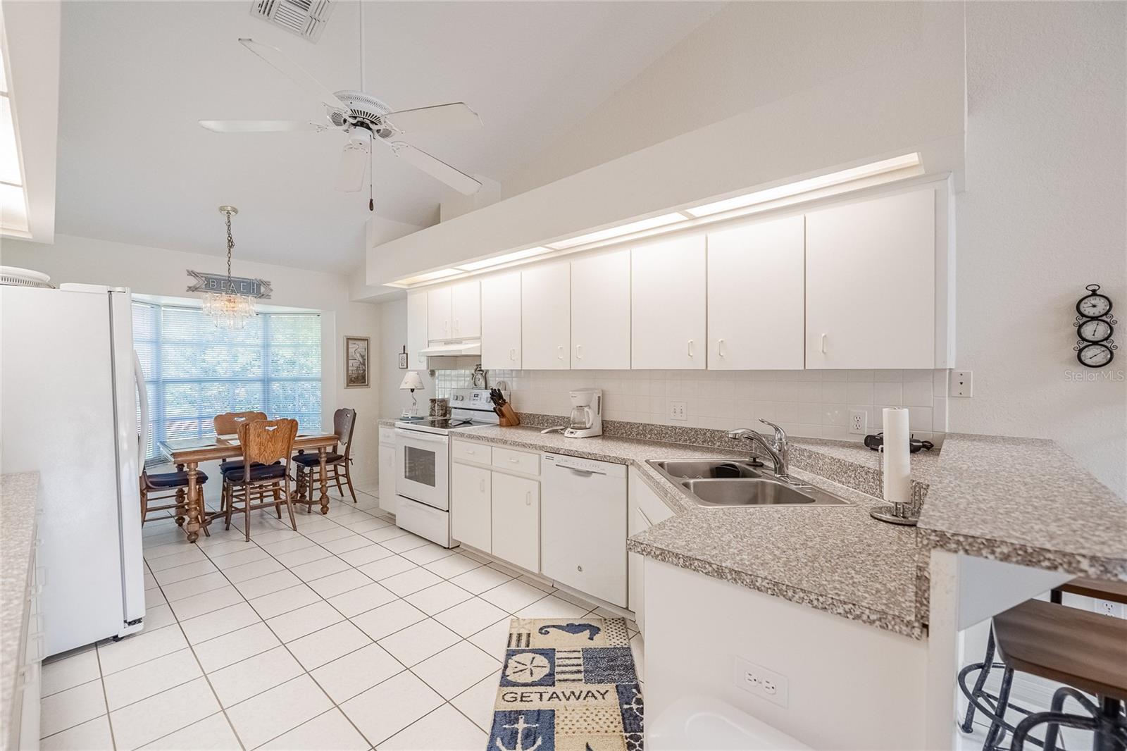 Image 11 of 40 For 725 Peninsular Drive