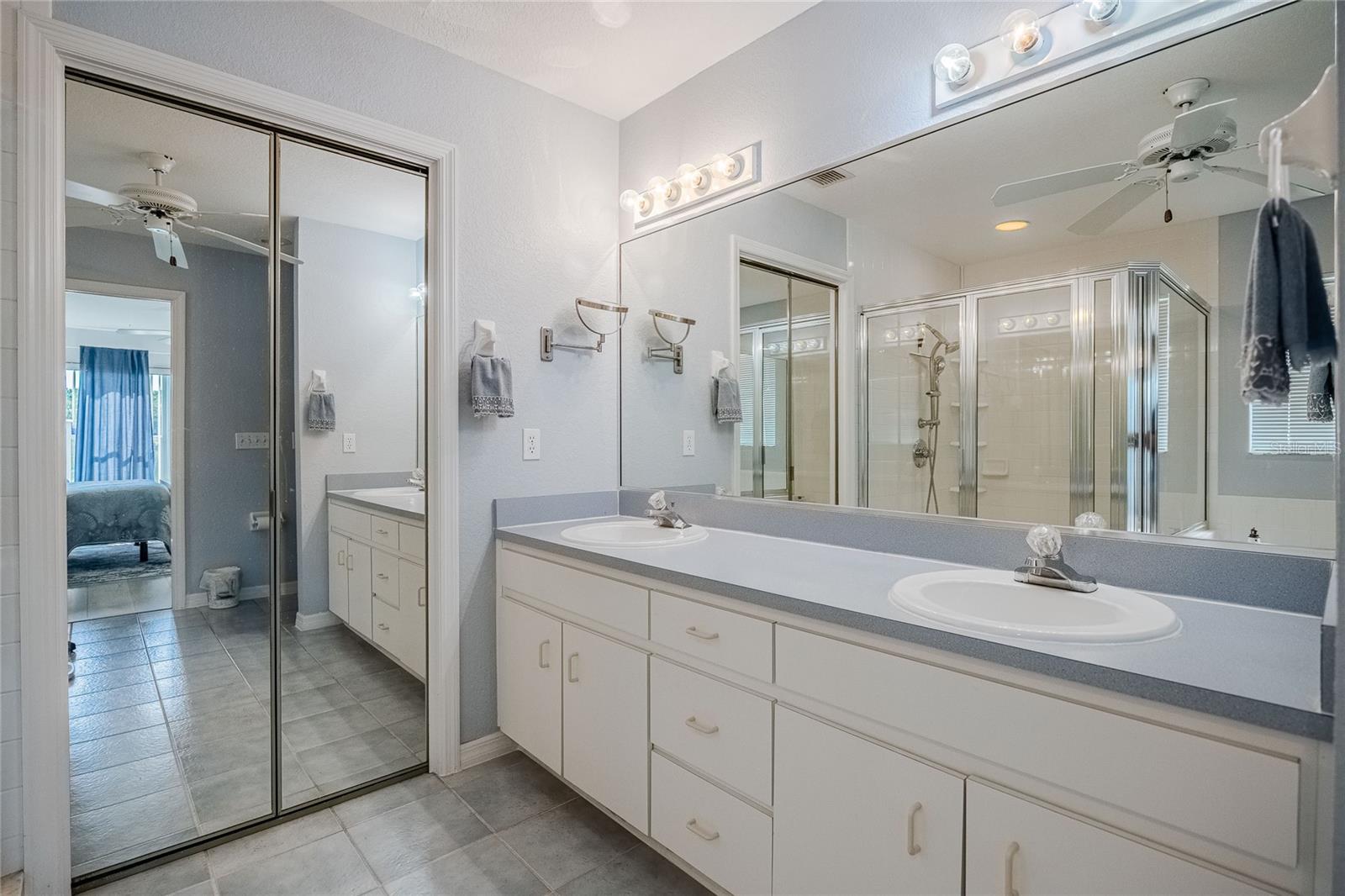 Image 18 of 40 For 725 Peninsular Drive