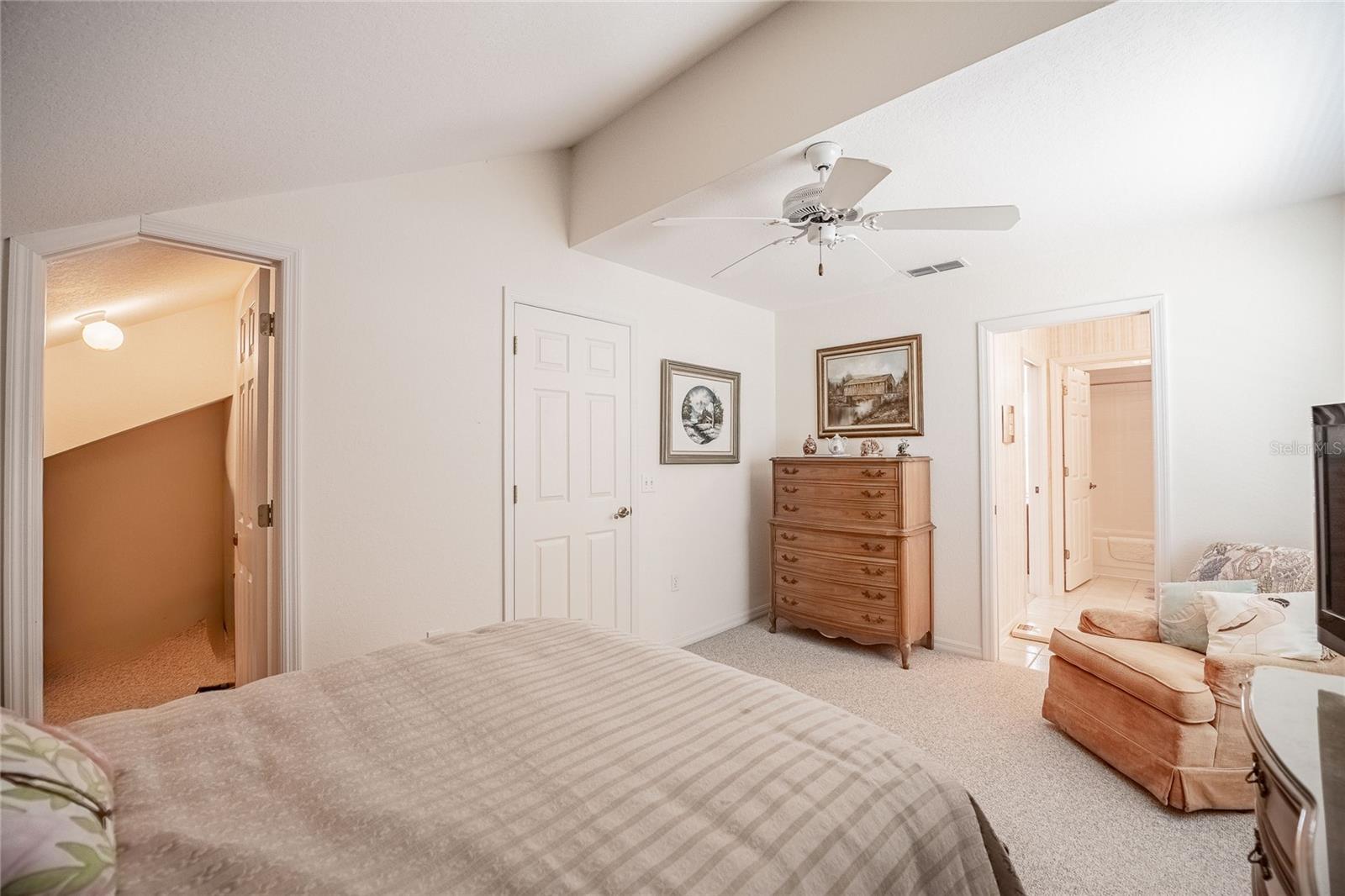 Image 23 of 40 For 725 Peninsular Drive