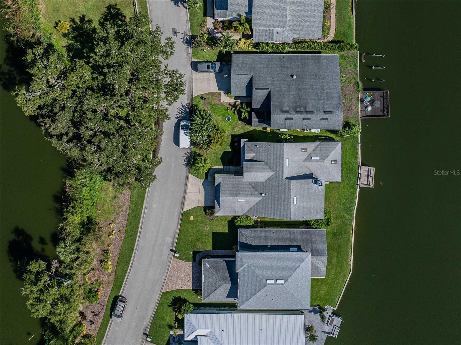Image 38 of 40 For 725 Peninsular Drive