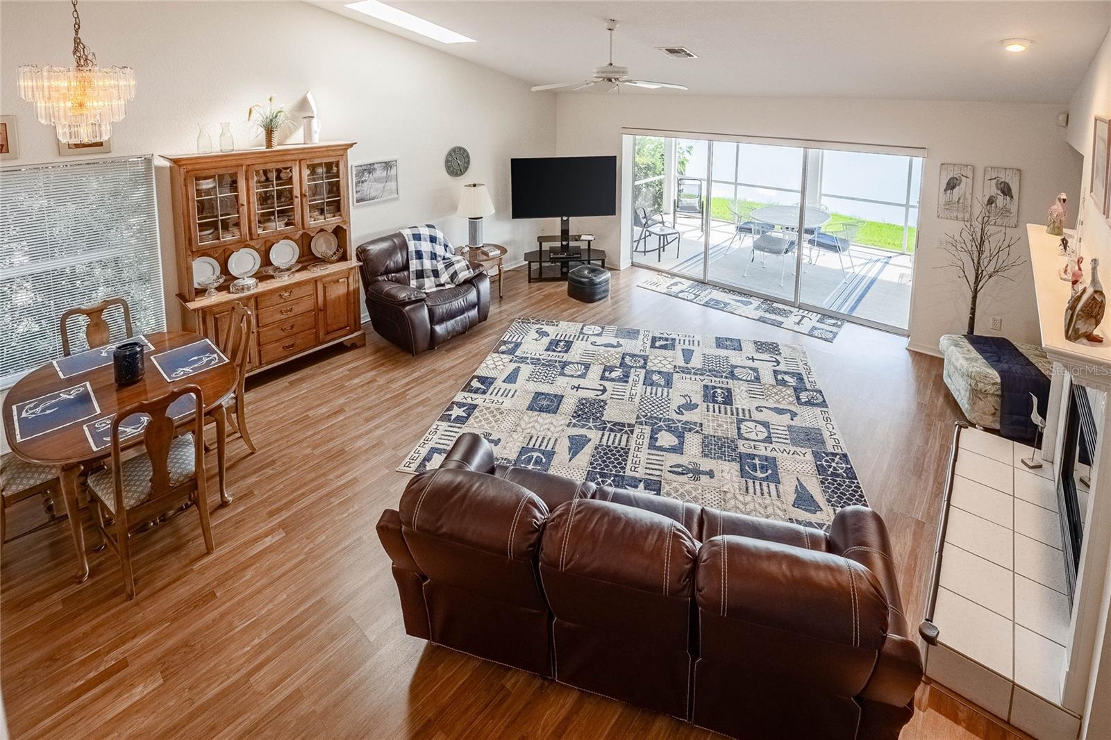 Image 6 of 40 For 725 Peninsular Drive