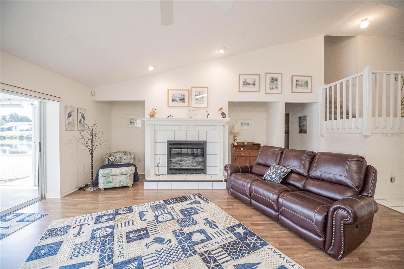 Image 9 of 40 For 725 Peninsular Drive