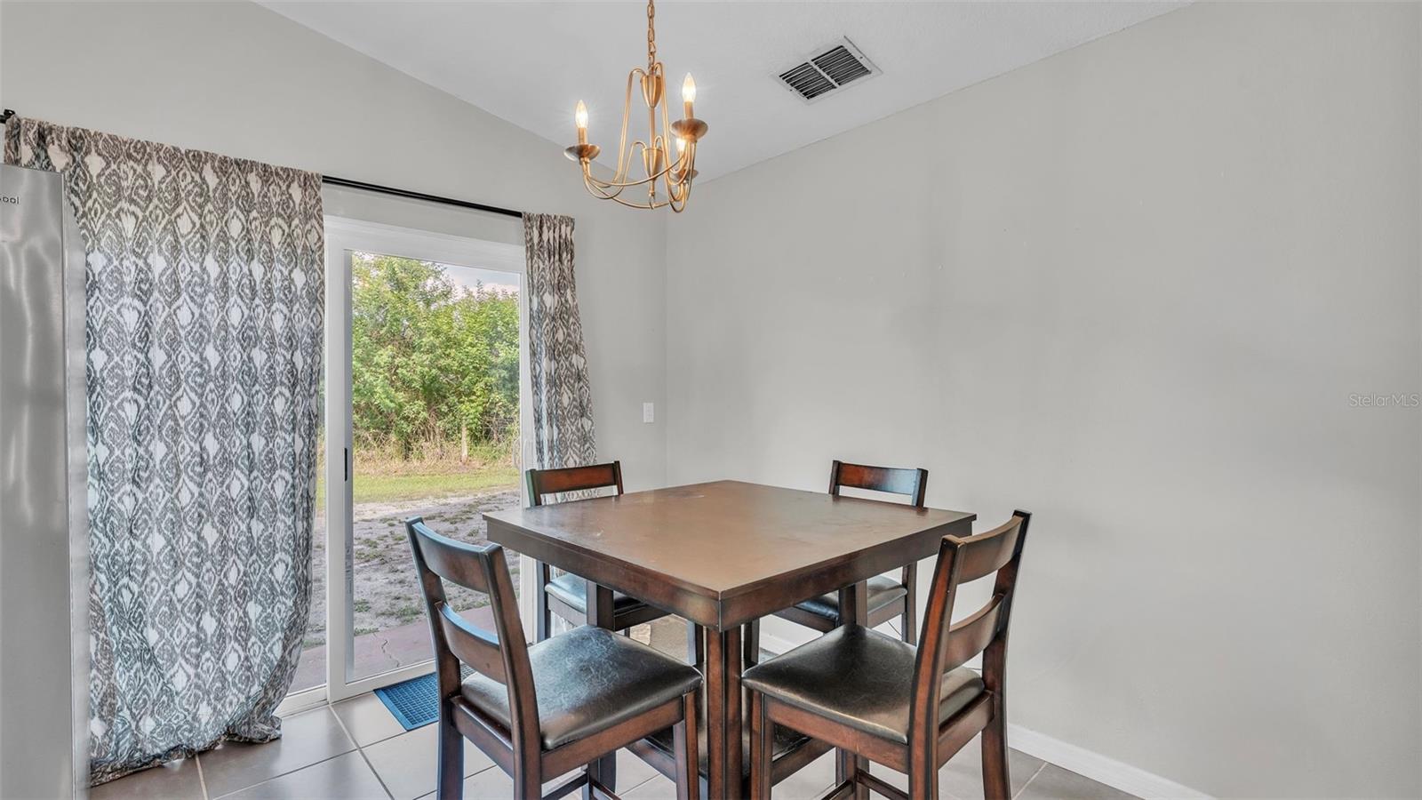 Image 12 of 37 For 1405 Periwinkle Court