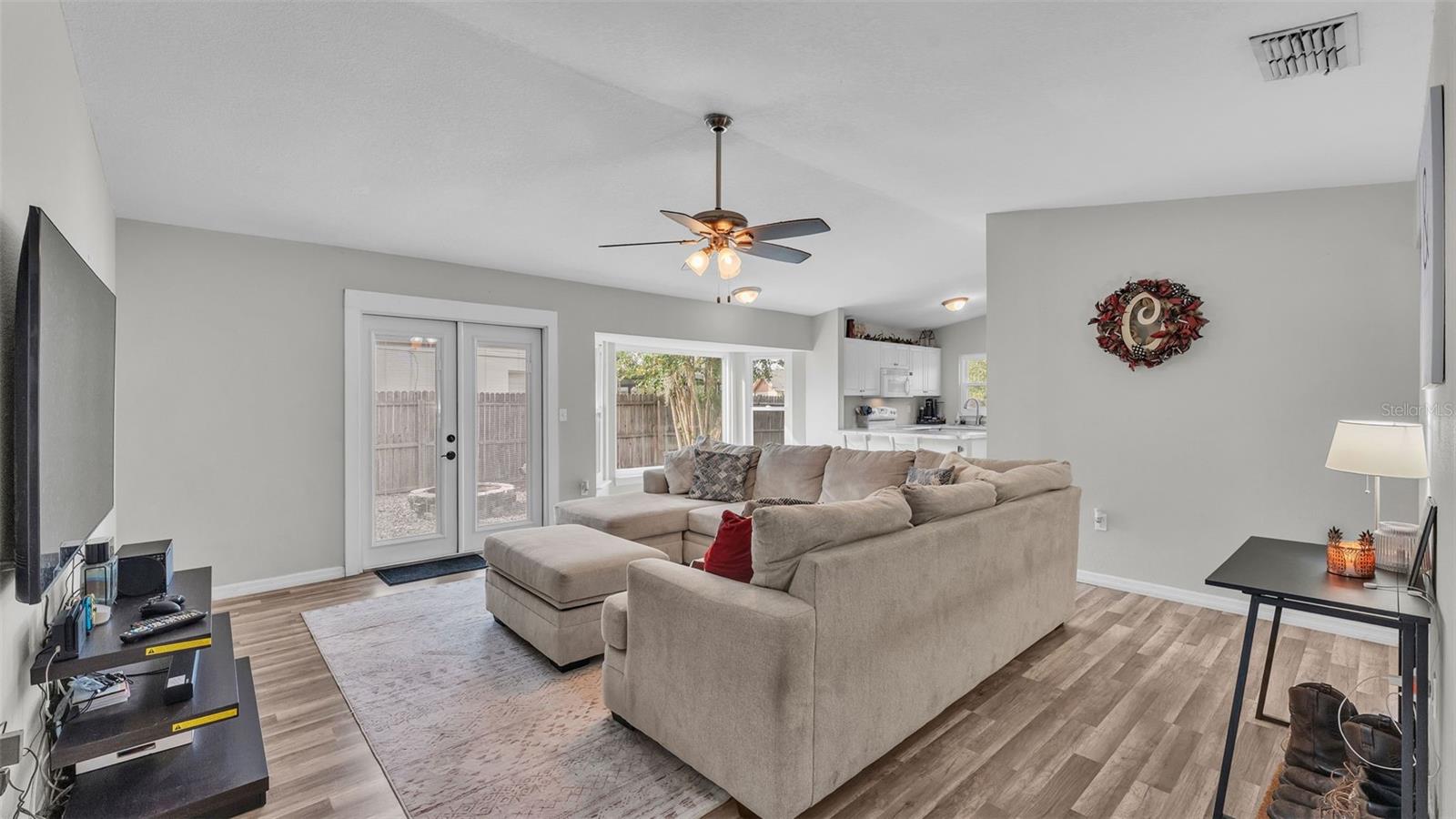 Image 5 of 37 For 1405 Periwinkle Court