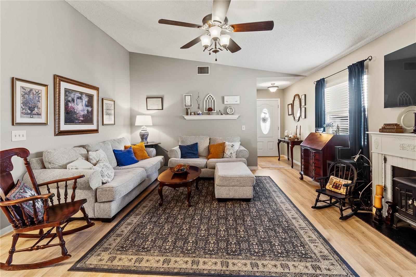 Image 3 of 39 For 4818 Colonnades Circle E