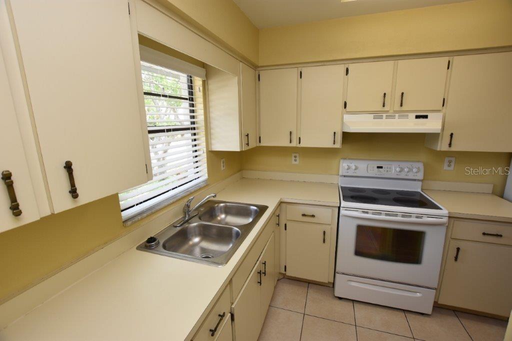 Image 2 of 12 For 1014 Harden Court