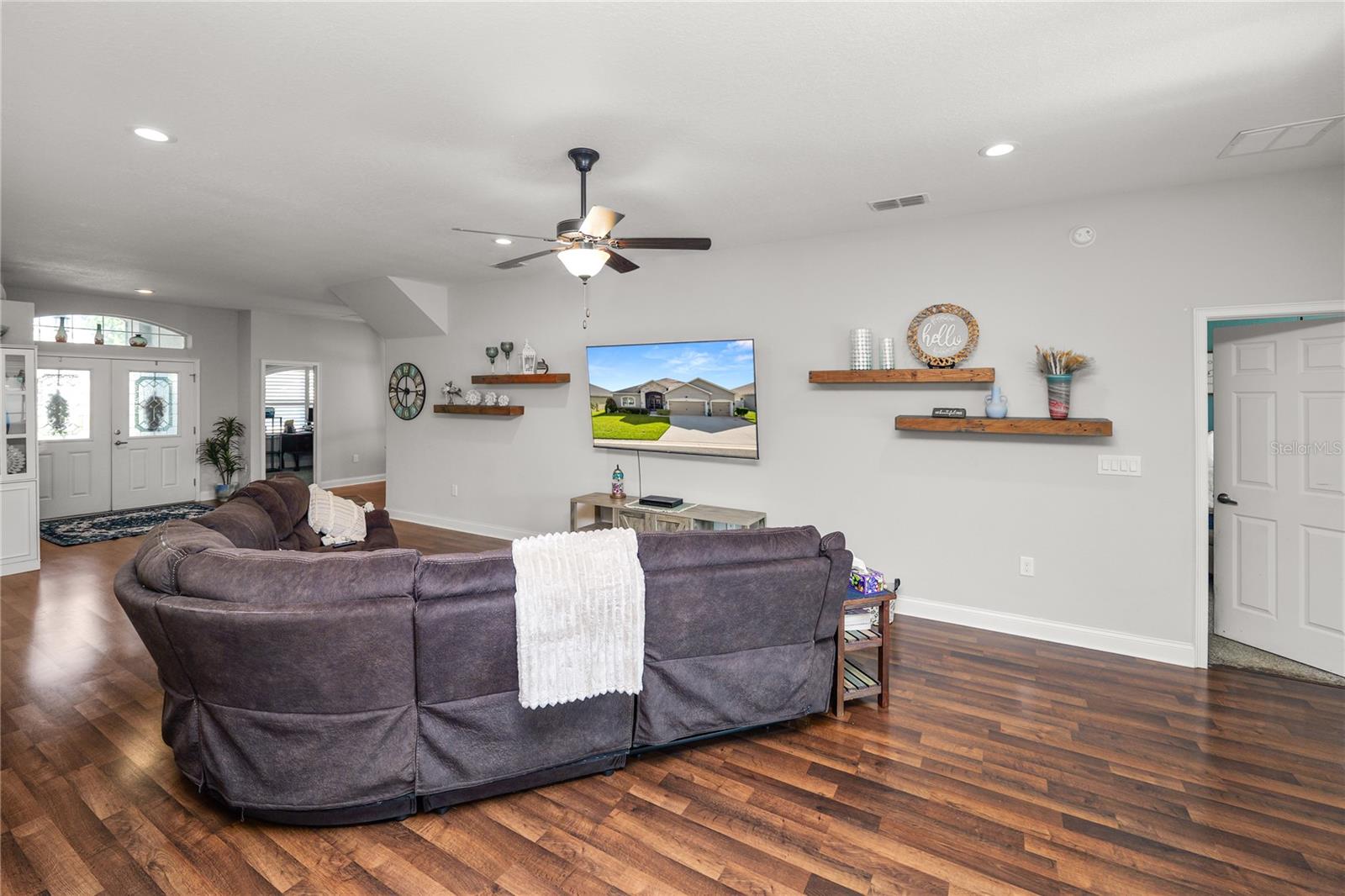 Image 10 of 54 For 5928 Valentino Way